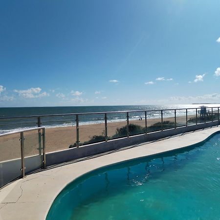 Islantilla-Apartamento Con Piscina Y Garaje En Primera Linea De Playa Isla Cristina Kültér fotó