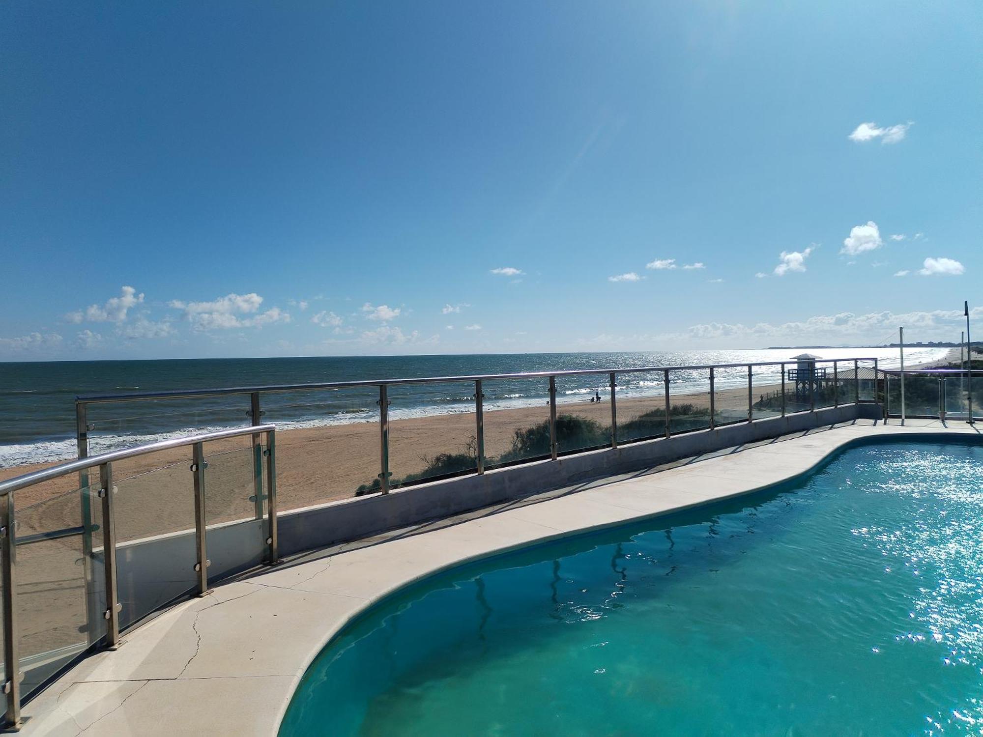 Islantilla-Apartamento Con Piscina Y Garaje En Primera Linea De Playa Isla Cristina Kültér fotó