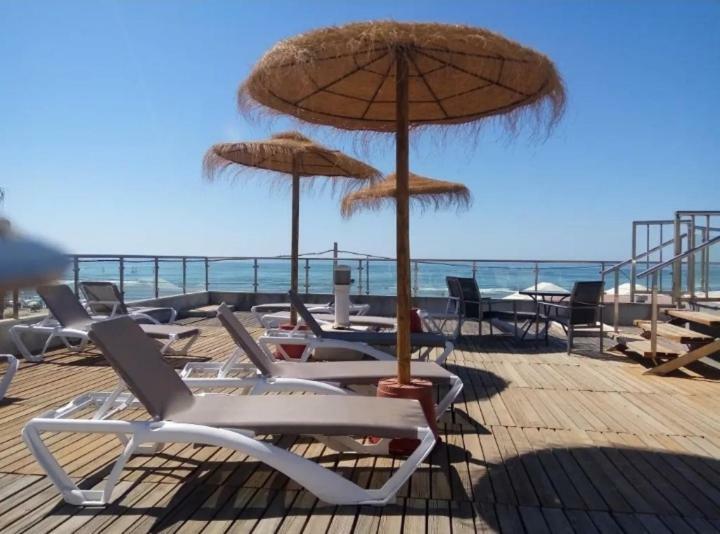 Islantilla-Apartamento Con Piscina Y Garaje En Primera Linea De Playa Isla Cristina Kültér fotó
